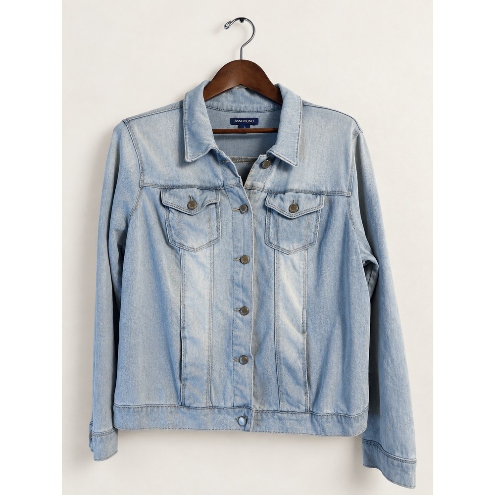 Bandolino Women's L Light Wash Denim Jacket Trucker Jean Button Front Tretch